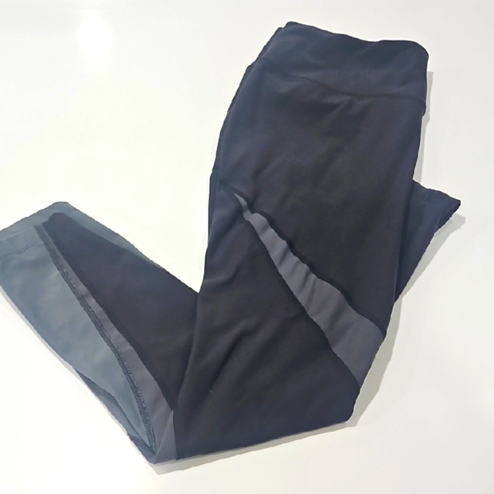 Womens NIKE BLACK AND GRAY leggings